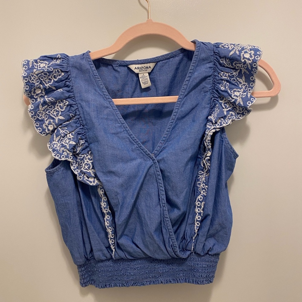 Arizona Jean Co. Blue crop top with Embroidered White Ruffle Sleeves